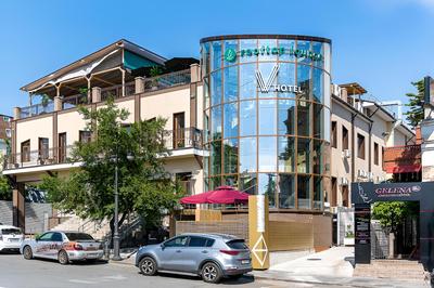 V Hotel & Rooftop Lounge