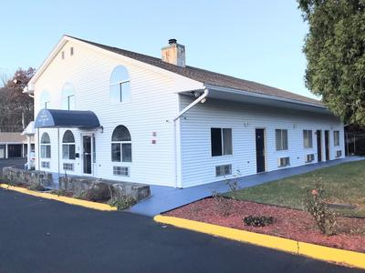 AmeriVu Inn & Suites