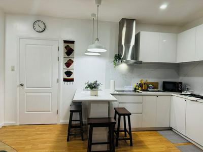 2 bedroom with 2 Balconies Skyline View