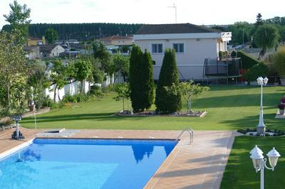 2 Bedrooms Town House for Rent