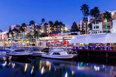 Special Offer, Unbeatable Location - 2BR Suite