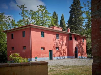 Apartment With Large Garden and Pool on the Hills of Pisa