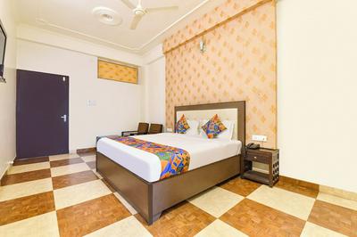 Fabhotel Dream Palace