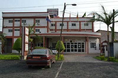 Peninsula Plaza Hotel