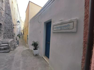 Room-l'appusentu in the Historical Cente