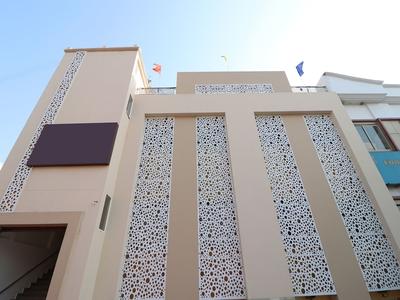 OYO 13406 Hotel Golden Leaf