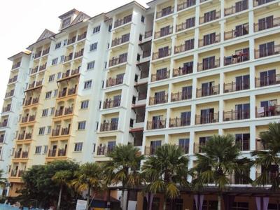 OYO HOME 90301 Suria Service Apartments @ Bukit Merak Laketown Resort