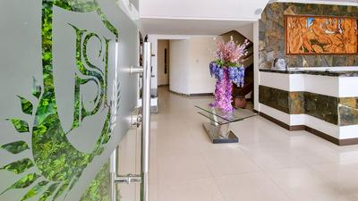 Sanchz Aqua Lounge Hotel by Chat Noir