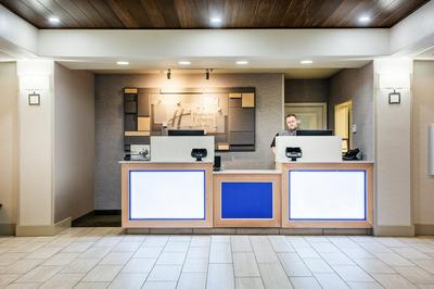 Holiday Inn Express Hotel & Suites Lewisburg by IHG