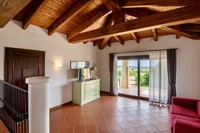 Graziose Ville con A.C e piscina comune