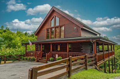Ryder's View - Spacious 1 bedroom with GameRoom and Mountain Views! 1 Cabin by RedAwning