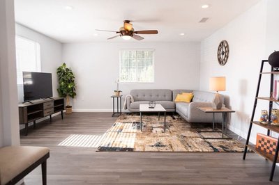 Large 4-bedroom House With AIR Hockey Table Close TO Disneyland IN Orange County p41