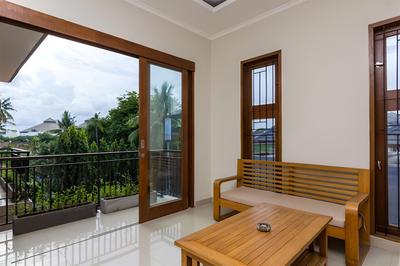 RedDoorz @ Poppies Lane Two