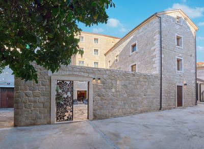 Central Heritage Hotel