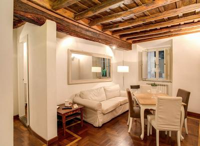 HI Navona apartment