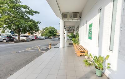 OYO 906 Happy 92 Hotel Lumut