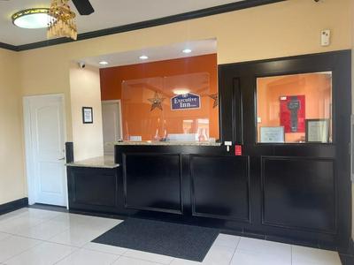 Executive Inn & Suites