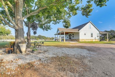 Farm Animals On-site: Needville Ranch Getaway!