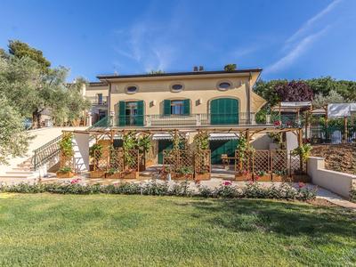 Belvilla by OYO Villa Sandra