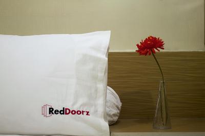 RedDoorz Plus @ Tanjung Duren — Jakarta photo 2