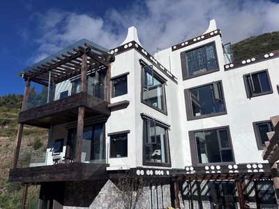 Mid Hill White Lodge