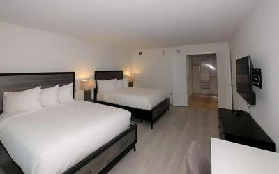 Spacious Boardwalk 2BR 3BA Condo by Cozysuites