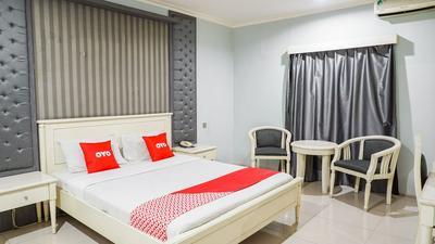 OYO 2085 Chrysanta Hotel