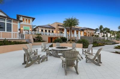 Jodie's Luxury Solara Home 6 Bedroom Home by Redawning