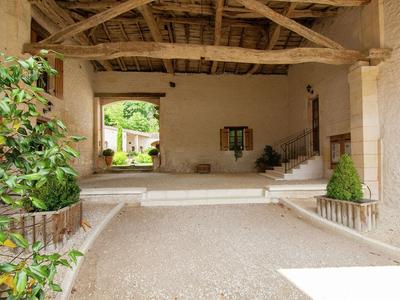 Luxury Apartment With Terrace, Sauna, Tennis, Pool