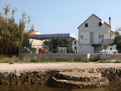 Elegant Holiday Home in Privlakaw With Garden