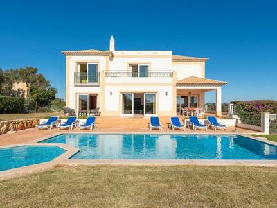 Spacious Holiday Home With Swimming Pool in the Village of Albufeira
