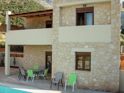 Beautiful new Stone Villa, Large Private Pool, Privacy, View of bay Bali, NW