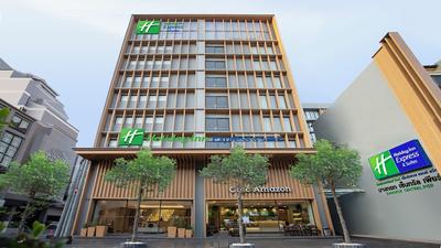 Holiday Inn Express and Suites Bangkok Central Pier by IHG