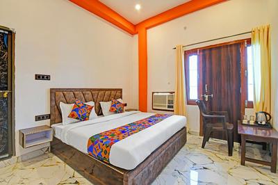 Fabexpress Vista Inn