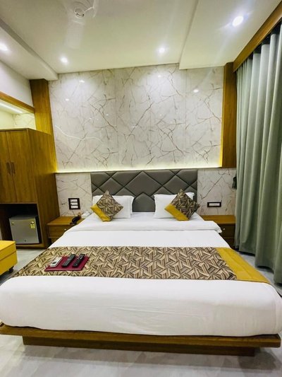 HOTEL DOUBLE CROWN Mumbai AIRPORT T2