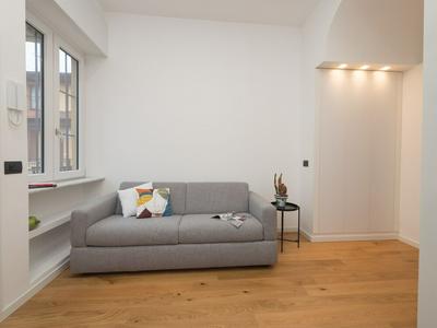 Isola-Garibaldi newly renovated 1 br by Rentopolis