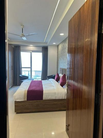 Soothing Stayz - Near Medanta