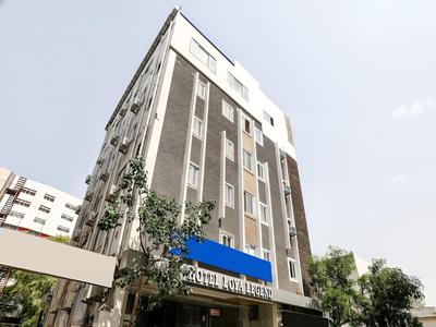 Capital O 14244 Loya Legend