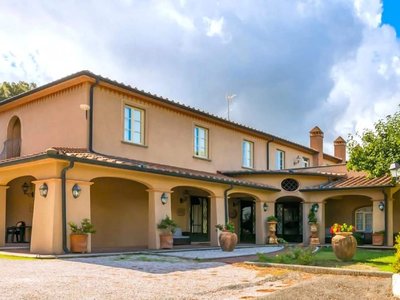 Apartment in Monteverdi Near Wine Tours
