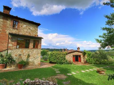Rustic Villa with Private Pool near Montepulciano