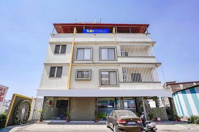 Fabhotel The Regal Inn