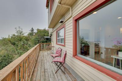 Chic Port Angeles Home w/ Oceanfront Balcony!