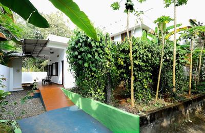 Illikkalam Lakeside Cottages