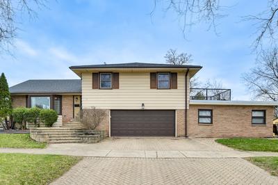 Family-friendly Villa Park Home: 16 Mi to Chicago!