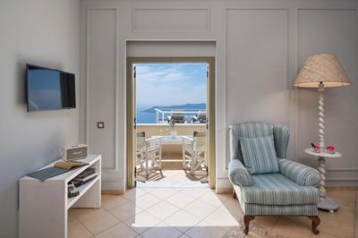 2 Bed Villa - Sleeps 4 - Pool - Private Chef