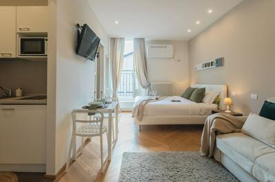 MT Studio by Rent All Como by Rent all Como