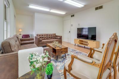 7 Mi to Downtown Toledo & Riverfront: Cozy Apt!