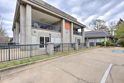 Auburn Gameday Center Studio: Walk to Arena!
