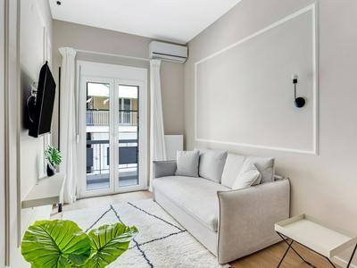 Sanders New Town - Inviting 1-bdr Apt w Balcony