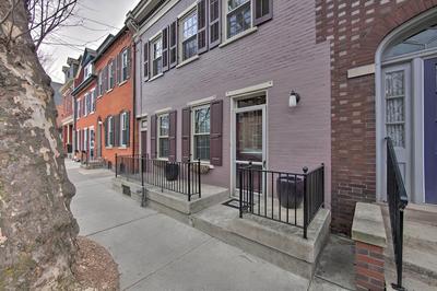 Lancaster Townhome: Walk to Central Market!
